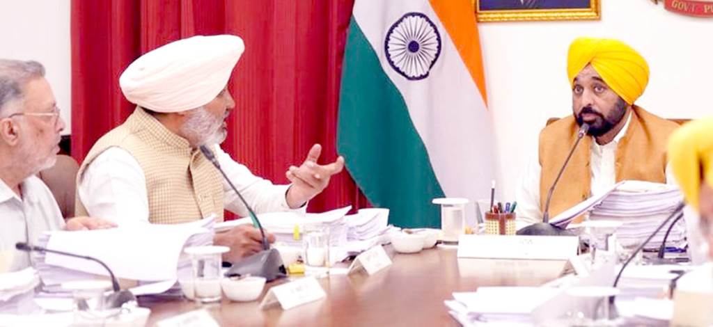 ਪੰਜਾਬ ਕੈਬਨਿਟ ਨੇ ਕਿਸਾਨਾਂ ਨੂੰ ਜ਼ਮੀਨਾਂ ਚੋਂ ਗਾਰ ਕੱਢਣ ਲਈ ਦਿੱਤੀ ਪ੍ਰਵਾਨਗੀ